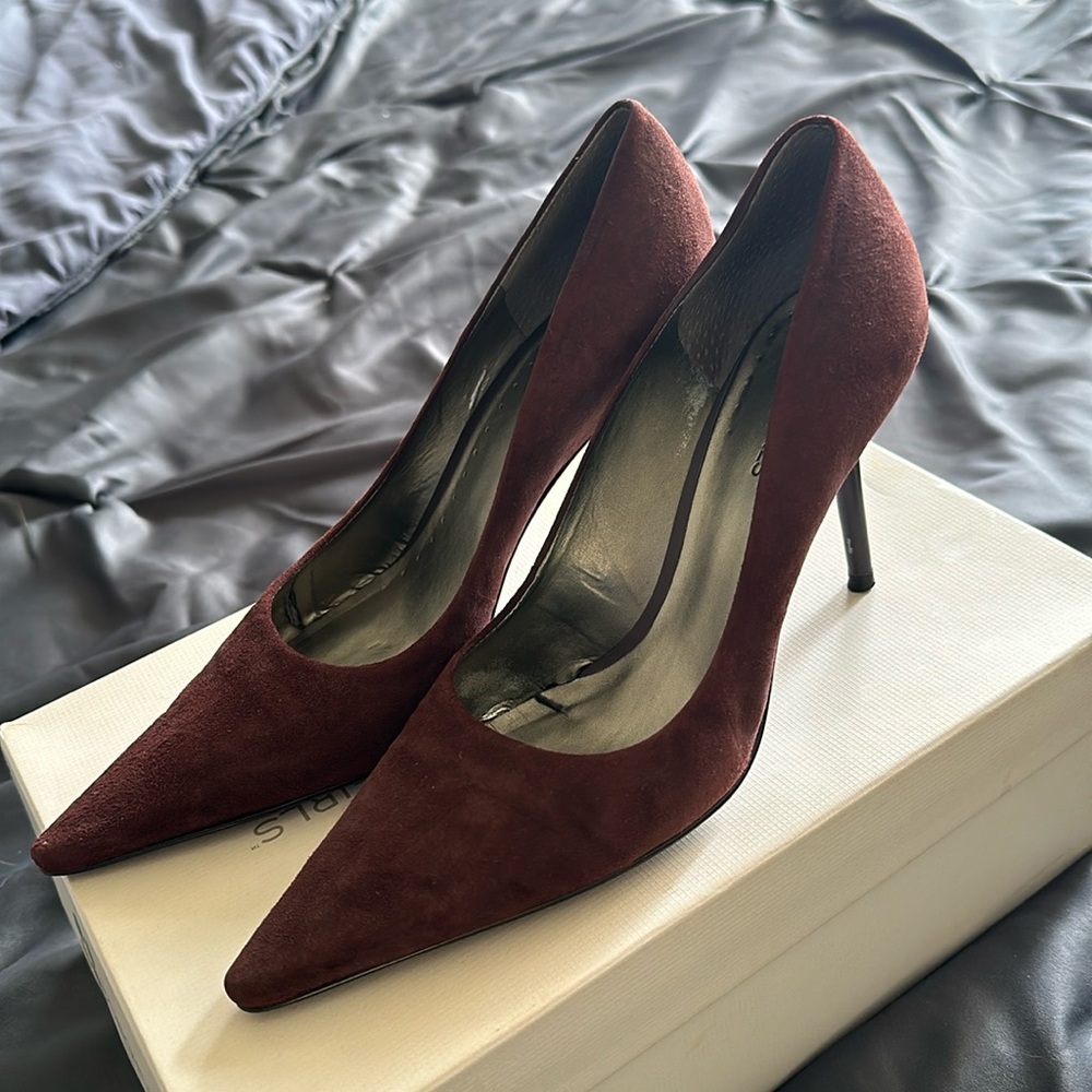 Suede Pumps